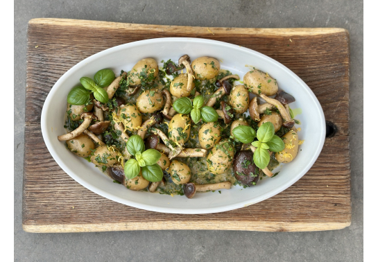 YOUNG POTATOES WITH FOREST MUSHROOMS