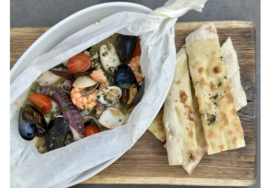 PESCE E FRUTTI DI MARE AL CARTOCCIO