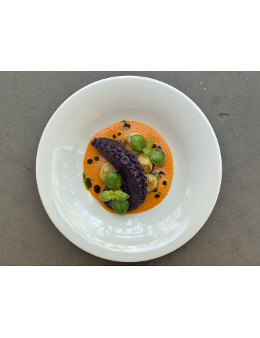 OCTOPUS WITH POTATOES AND ROASTED PEPPERS SAUCE