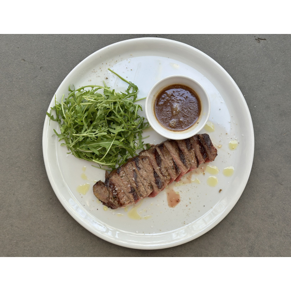 STRIPLOIN STEAK AND MIXED SALAD STRIPLOIN STEAK AND MIXED SALAD