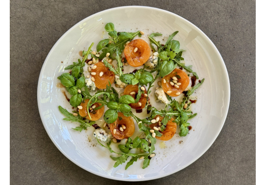 APRICOT CARPACCIO WITH GORGONZOLA