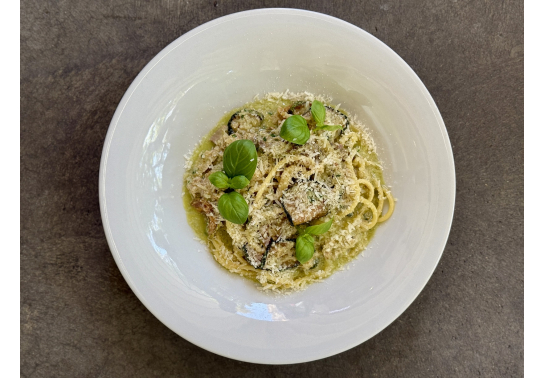 SPAGHETTI WITH RABBIT AND ZUCCHINI