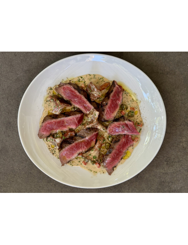 STRIPLOIN WITH CHANTERNS AND PEPEVERDE SAUCE
