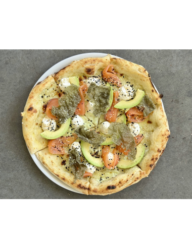 PIZZA WITH SMOKED SALMON AND WASABI SAUCE