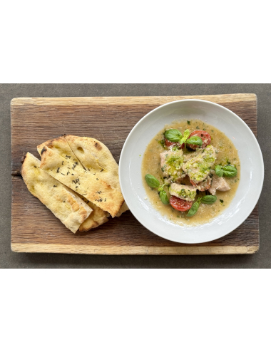 STURGEON IN CREAM-WINE SAUCE