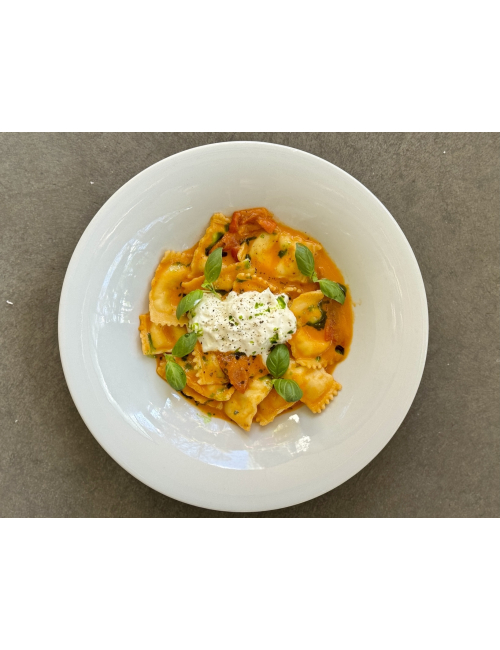 RAVIOLI WITH BURRATA AND ROASTED PEPPERS SAUCE