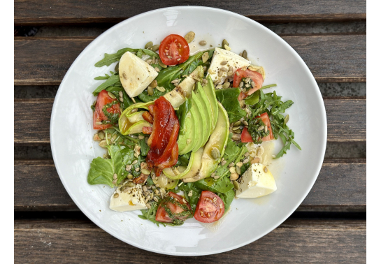 SALAD WITH MOZZARELLA AND BAKED VEGETABLES