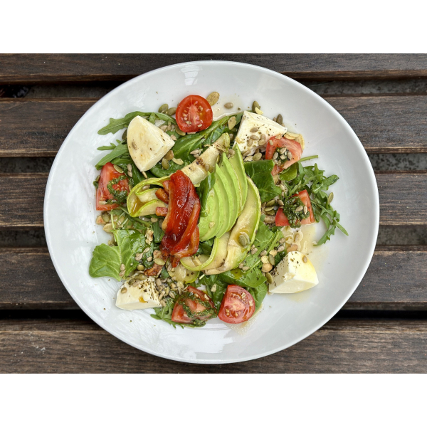 SALAD WITH MOZZARELLA AND BAKED VEGETABLES