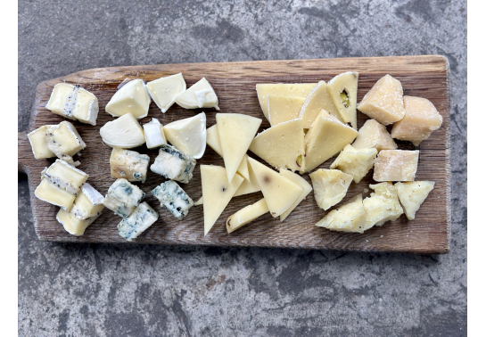 TAGLIERE DI FORMAGGI.   вино купити с доставкою в Українi | iнтернет магазин GIANNIVINO