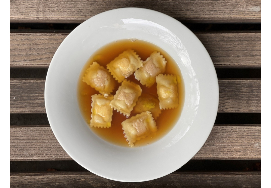 RAVIOLI IN BRODO