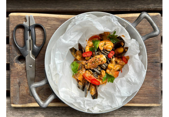 TAGLIATELLE AL CARTOCCIO WITH SEAFOOD