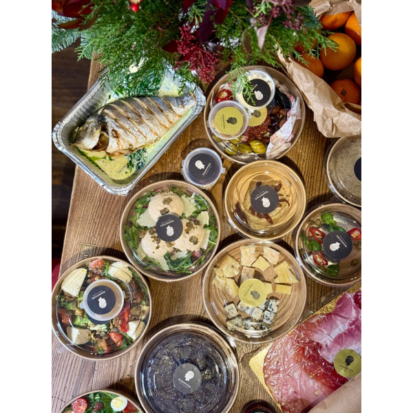 HOLIDAY BASKET WITH DORADO