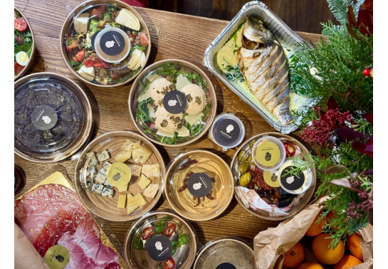 HOLIDAY BASKET WITH DORADO