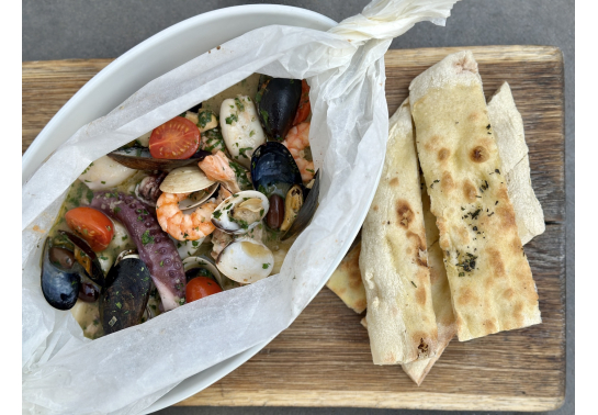 PESCE E FRUTTI DI MARE AL CARTOCCIO