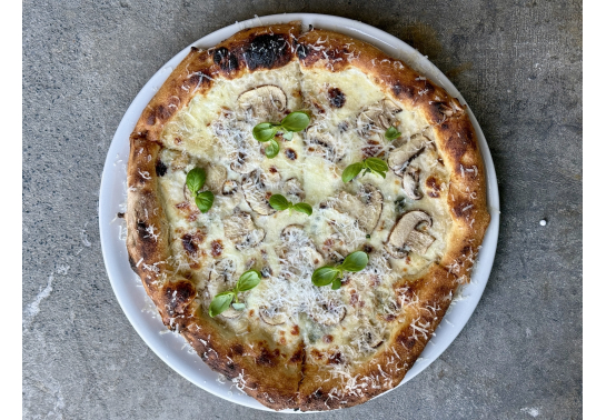 QUATTRO FORMAGGI E FUNGHI