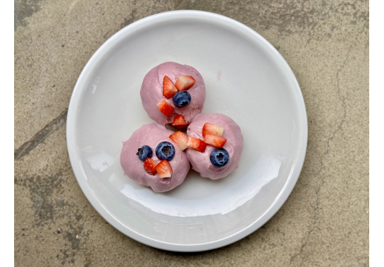 BERRY PROFITROLLES