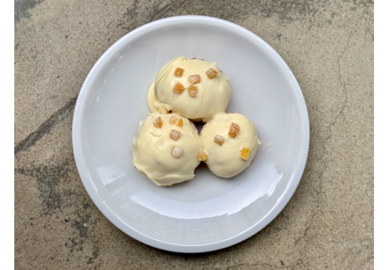 APRICOTS-YUDZU PROFITROLLS