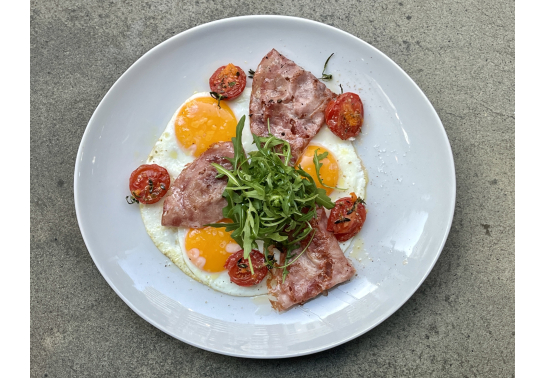 EGGS WITH SALIMA AND TOMATOES APPASIMENTO