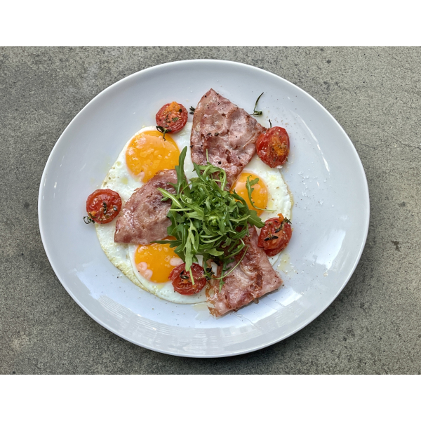 EGGS WITH SALIMA AND TOMATOES APPASIMENTO