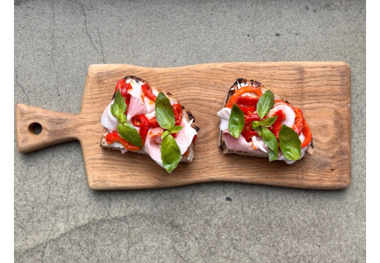BRUSHKETA WITH ROASTED PEPPER AND PROSCUTTO COTTO