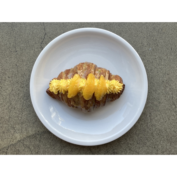CROISSANT WITH CITRUS CREAM