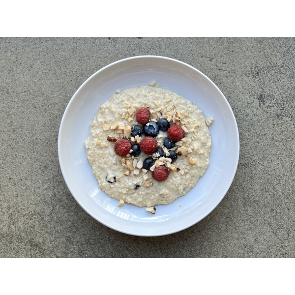 SWEET OATMEAL WITH BERRIES AND NUTS