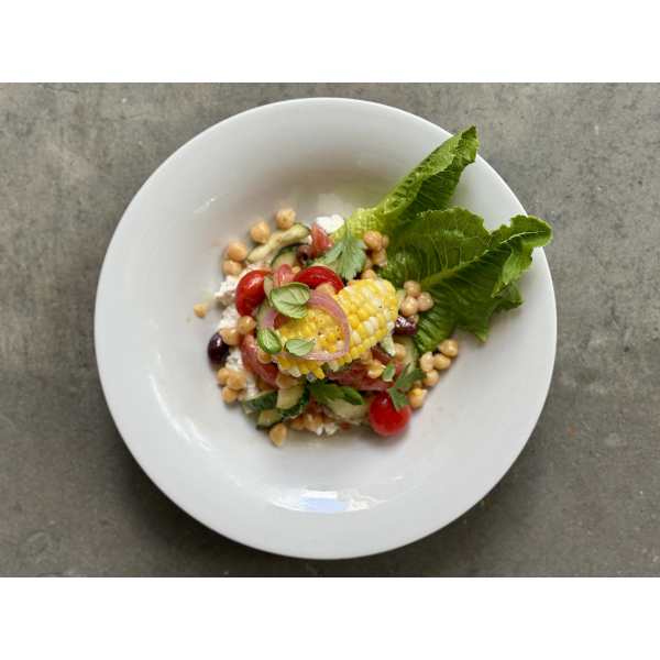 SALAD WITH CORN AND CHICKPEAS