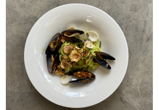 SPAGHETTI NERANO COZZE E VONGOLE
